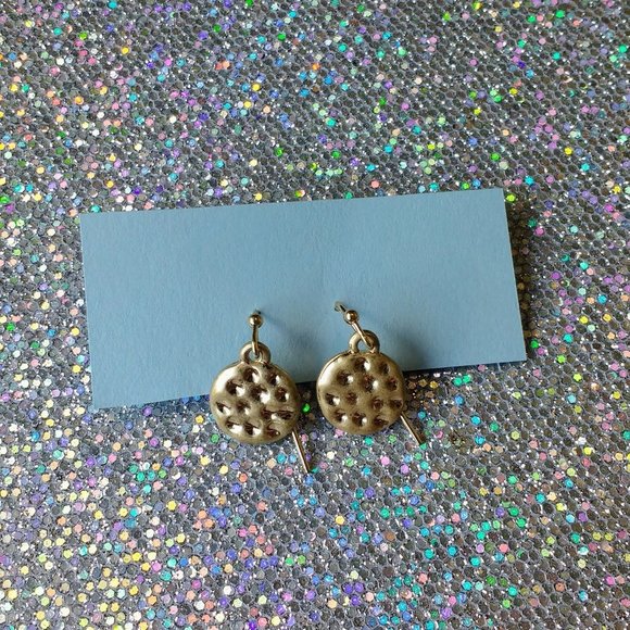 Jewelry - 🍓4/$10 Cute Gold Earrings